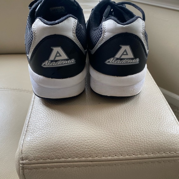 Black Athletic Softball Men's Shoes - Picture 2 of 7